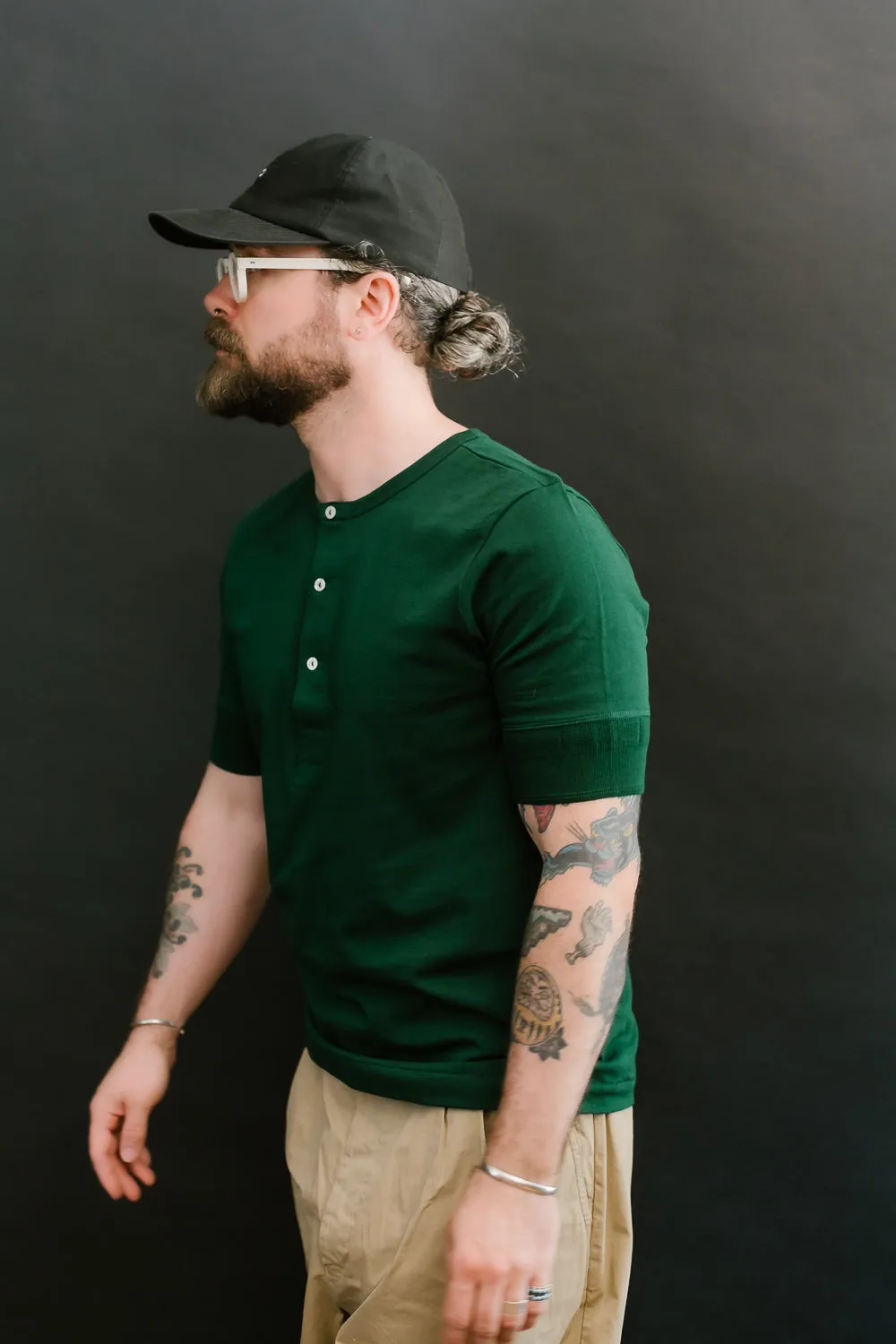 207.412 - 8.6oz Loopwheeled Henley Classic Fit - Classic Green