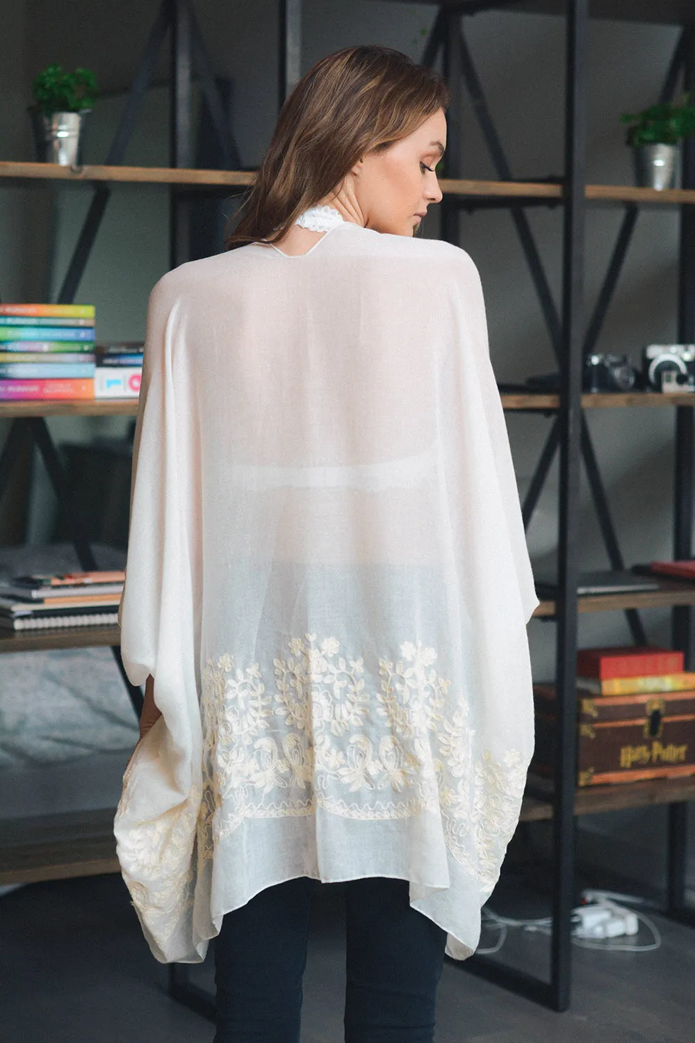 Floral Embroidered Stitch Short Kimono