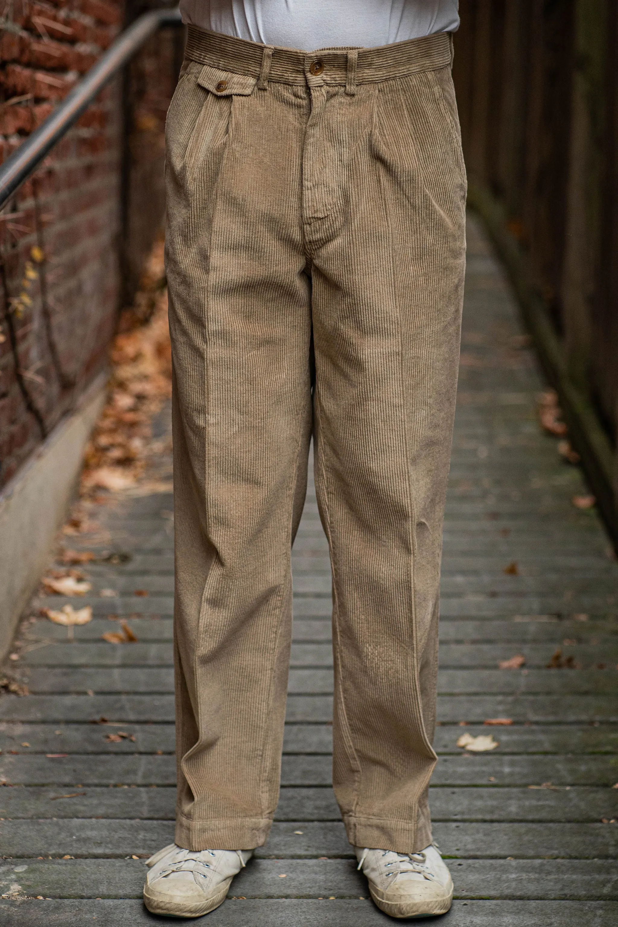 Knickerbocker Corduroy Town Pant - Khaki