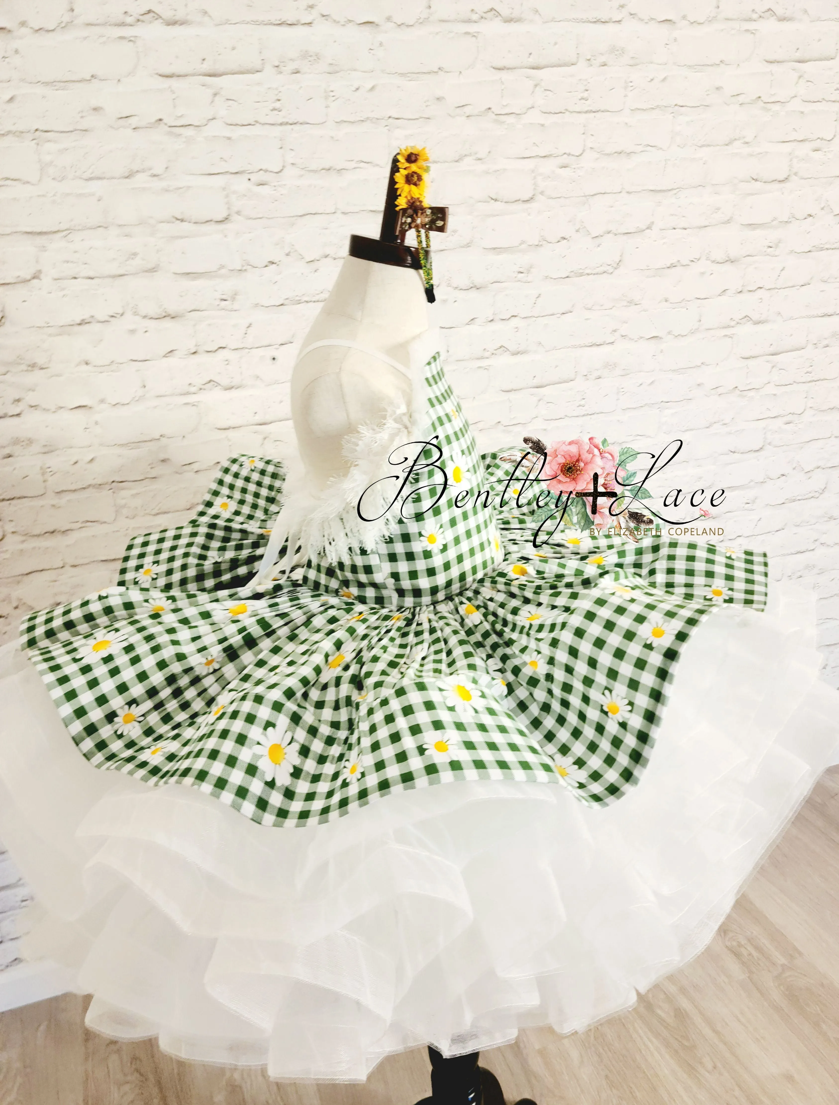 "Blooming Spring in Green "- Petal Length off shoulder (6 Year-Petite 7 Year)