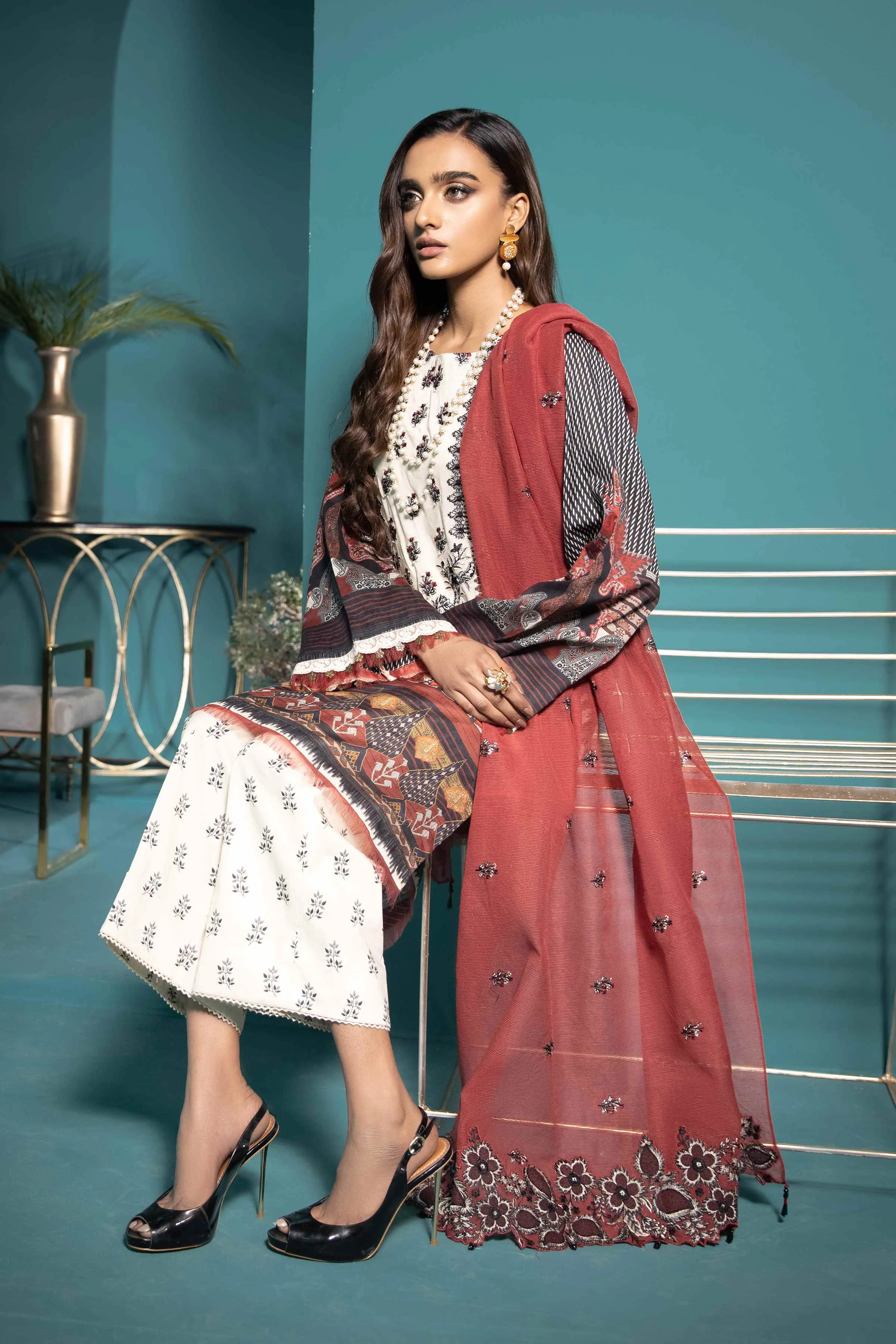 Sapphire Lawn Collection 2021 – Signature Series · Dearie