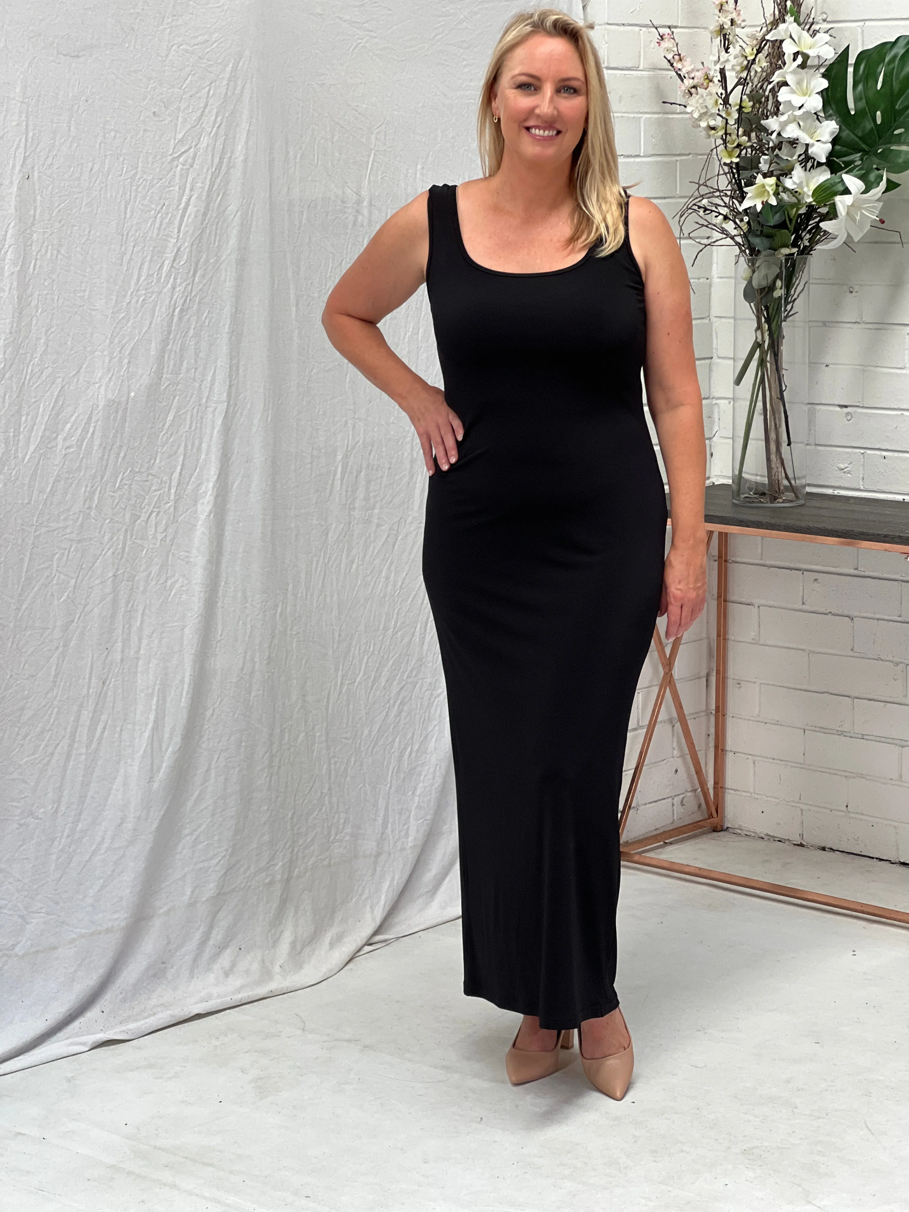 Voss Black Stretchy Jersey Dress