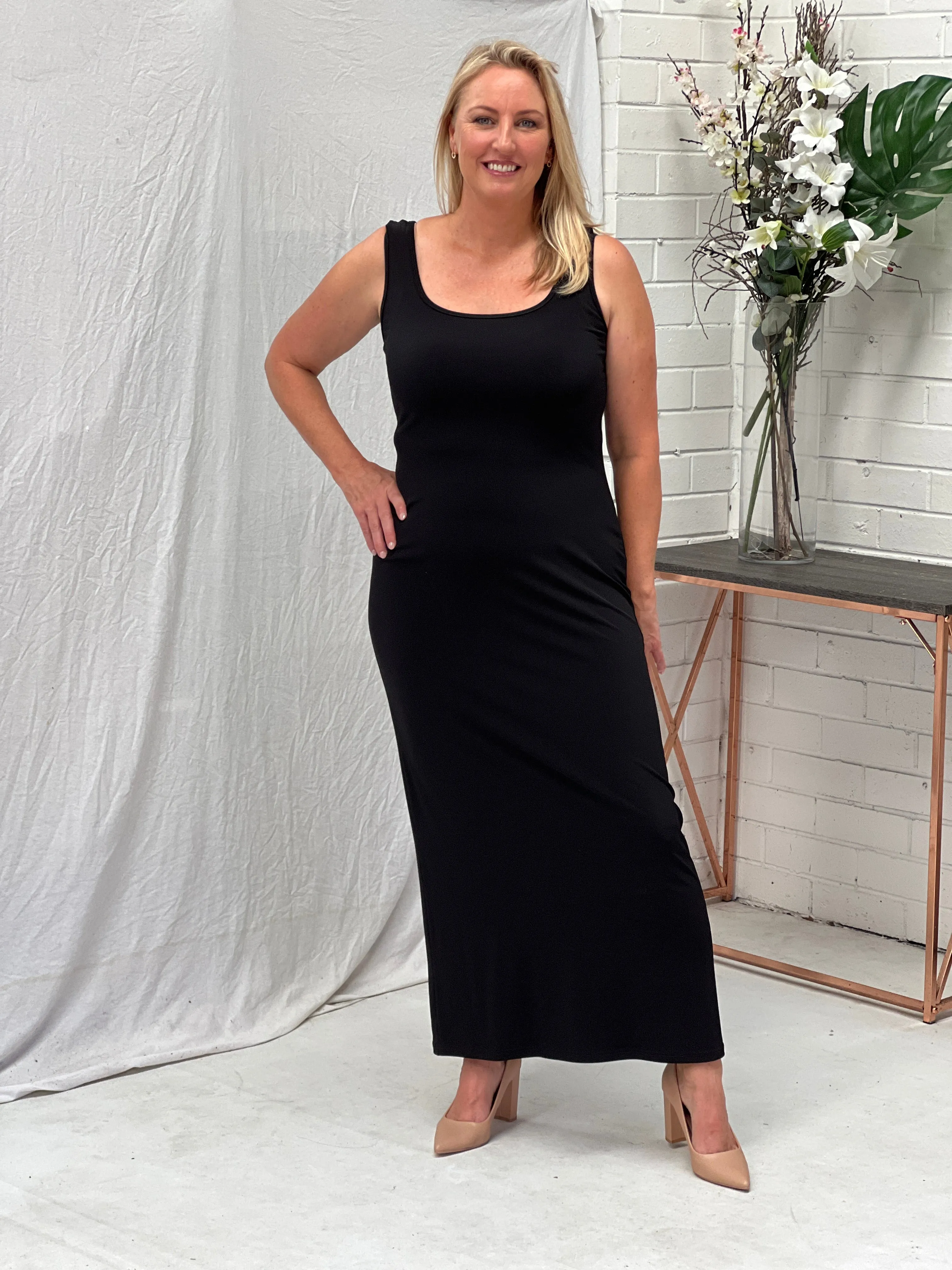 Voss Black Stretchy Jersey Dress